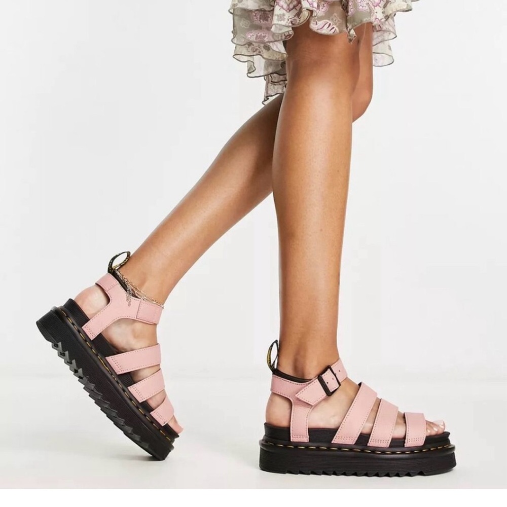 Dr. Martens
Women's Blaire 3
Strap Sandal in Peach Beige Pisa